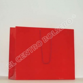 bolsas de papel rojo laminado con asas de macrame jumbo