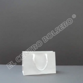 bolsas de papel bond blanco con asas de macrame boutique mini